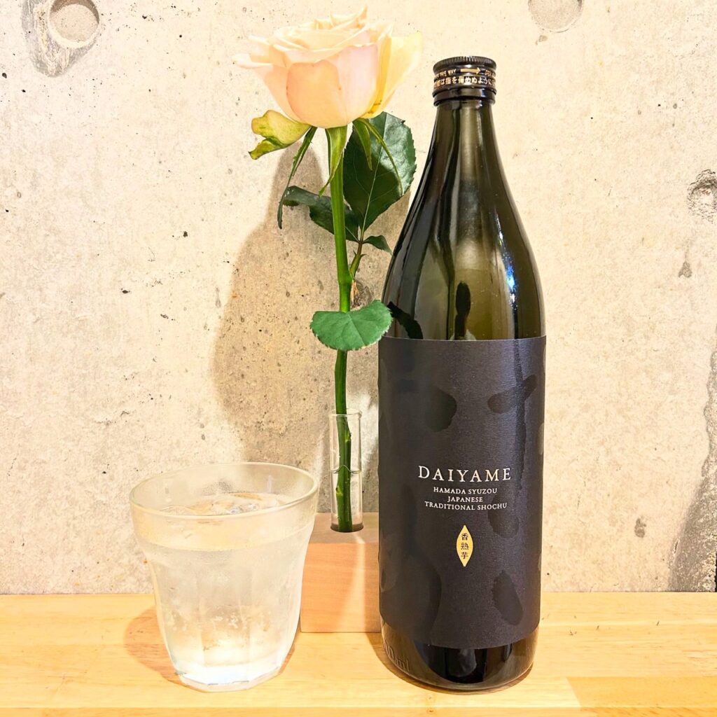 【お酒】白いバラとDAIYAME ― 香りで綴る、静かな夜のひととき